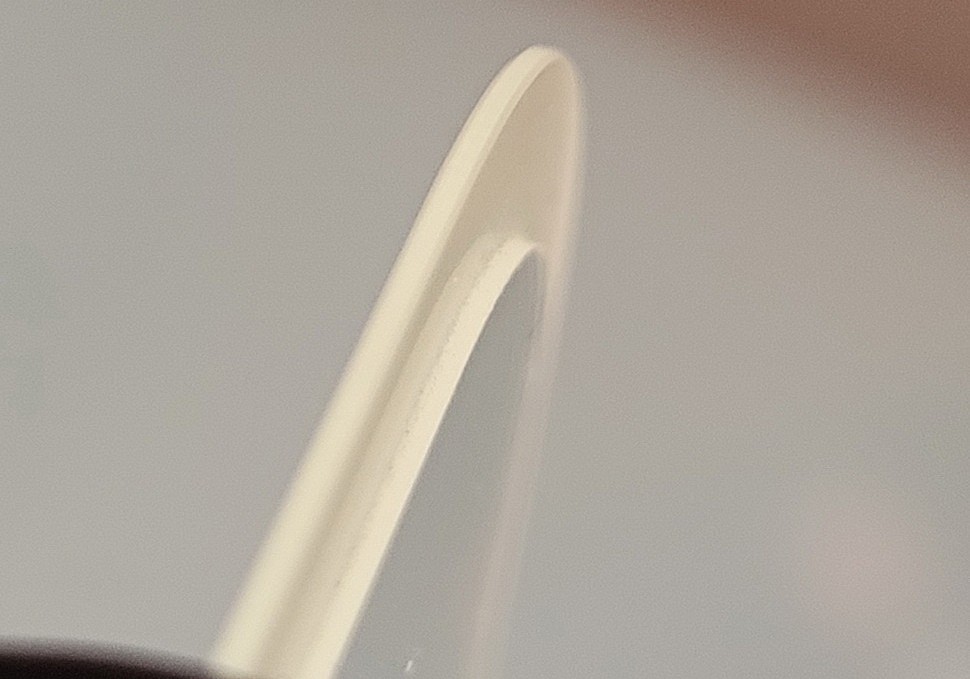 Закаленное стекло 1,3 мм. с выточкой под вклейку