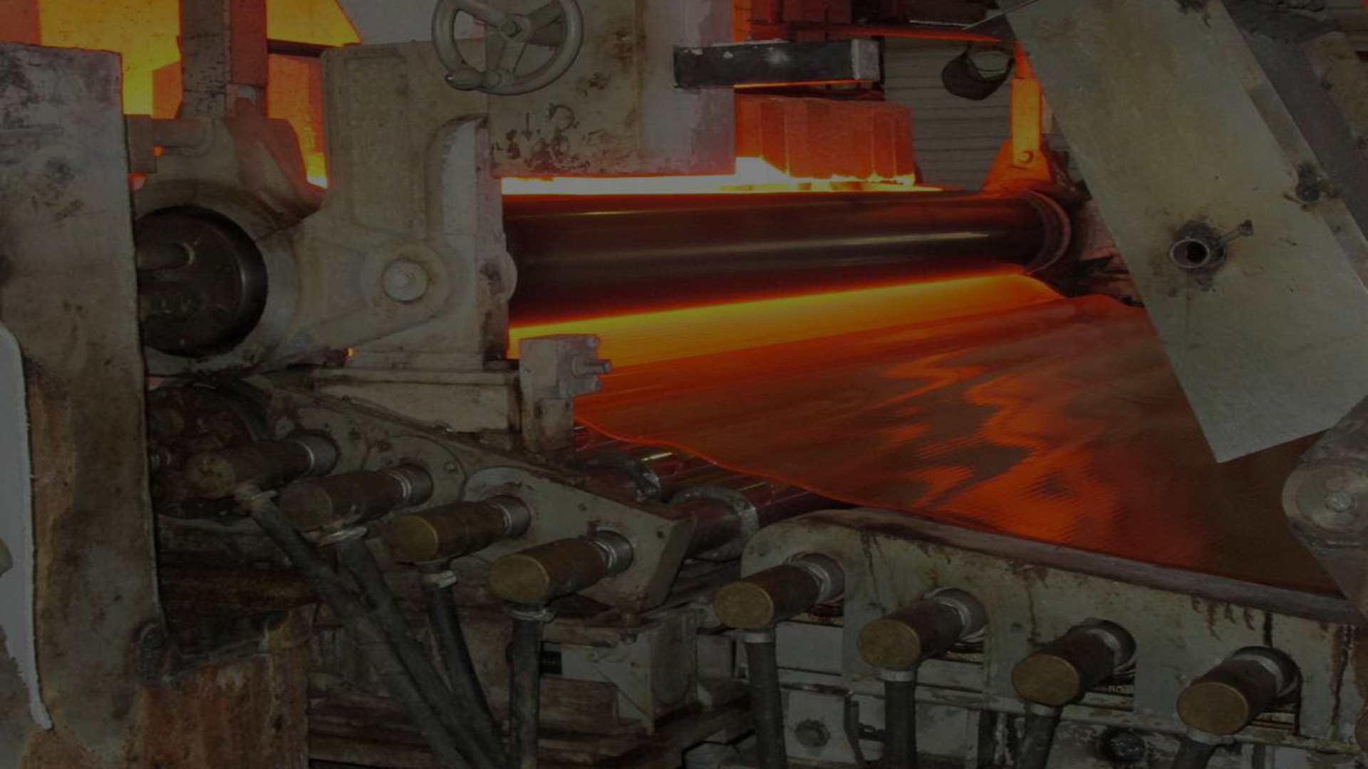 Мы производим стекла толщиной от 0,1 мм. до 1,5 мм. Методом вертикальной перетяжки.